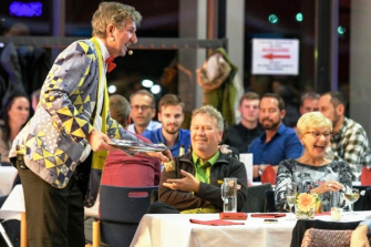 Comedy-Show Theo Retisch bei Ihrer Geburtstagsfeier